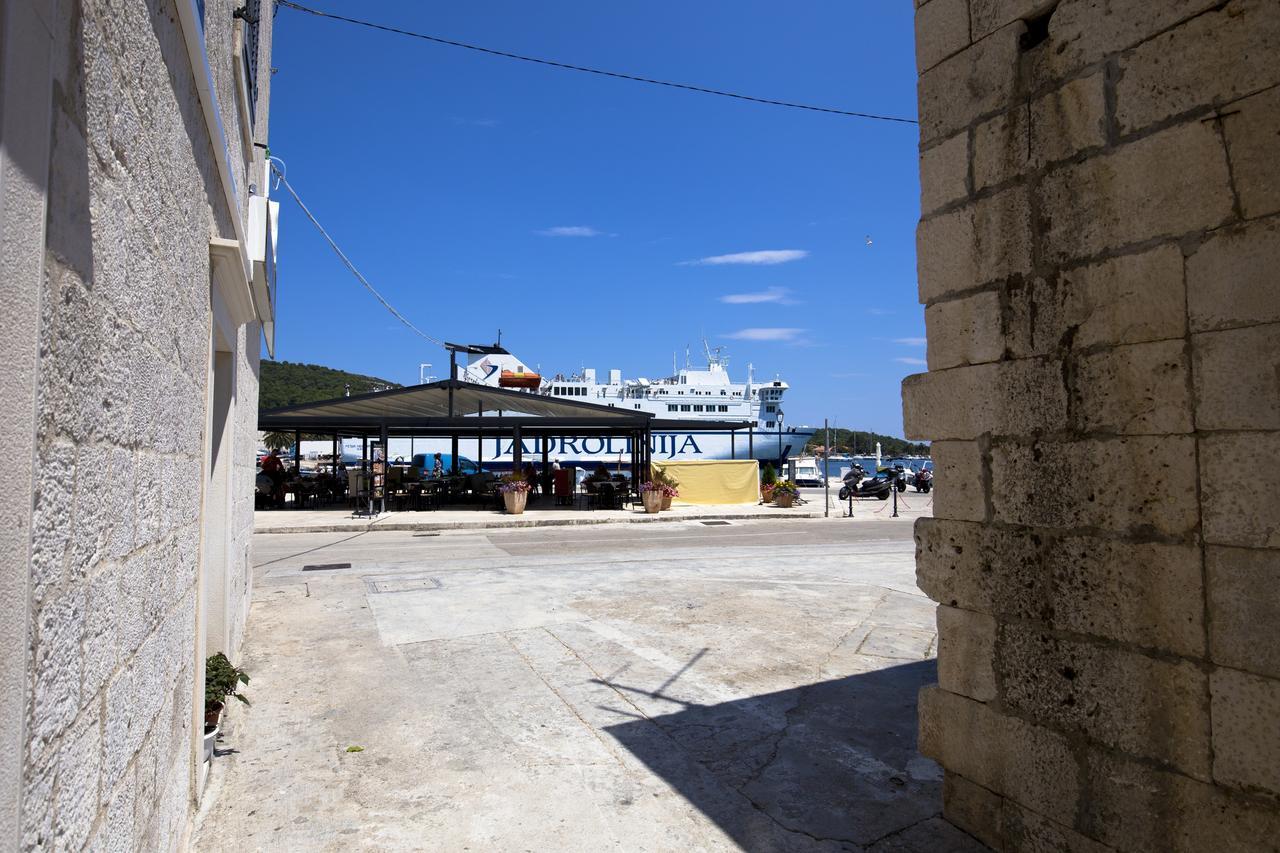 Apartment And Room Daria Vis Island Zewnętrze zdjęcie
